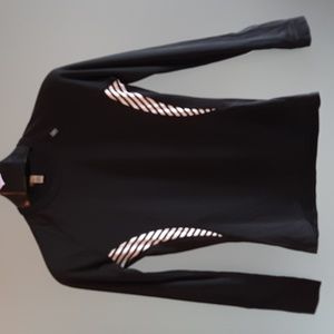 Helly Hanson Top. Black. Base Layer  Size Small, Black & White Stripe Deta…